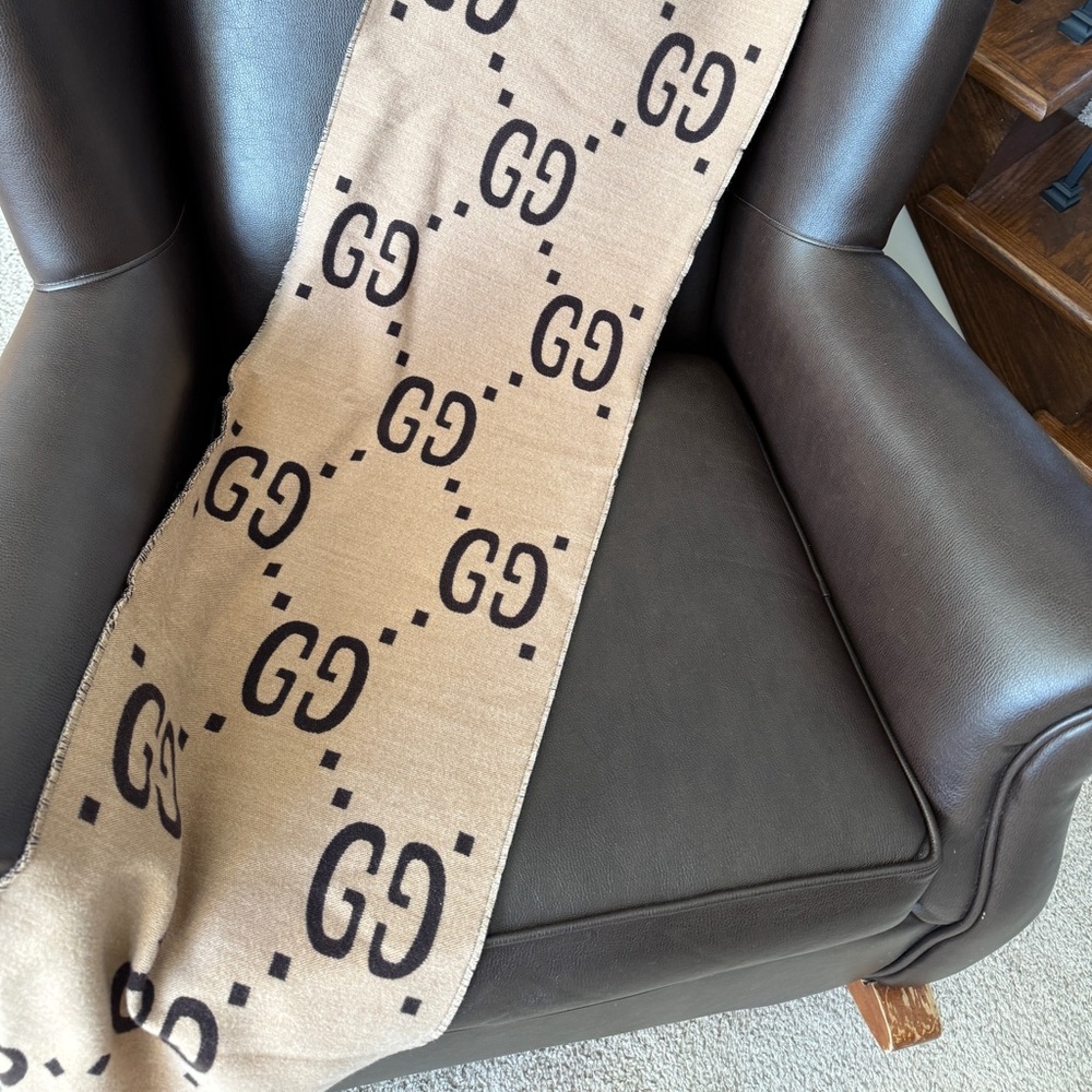 Gucci Scard GG Freedom 35x190. Brand new with tags